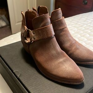 Ray Harness back zip Frye bootie